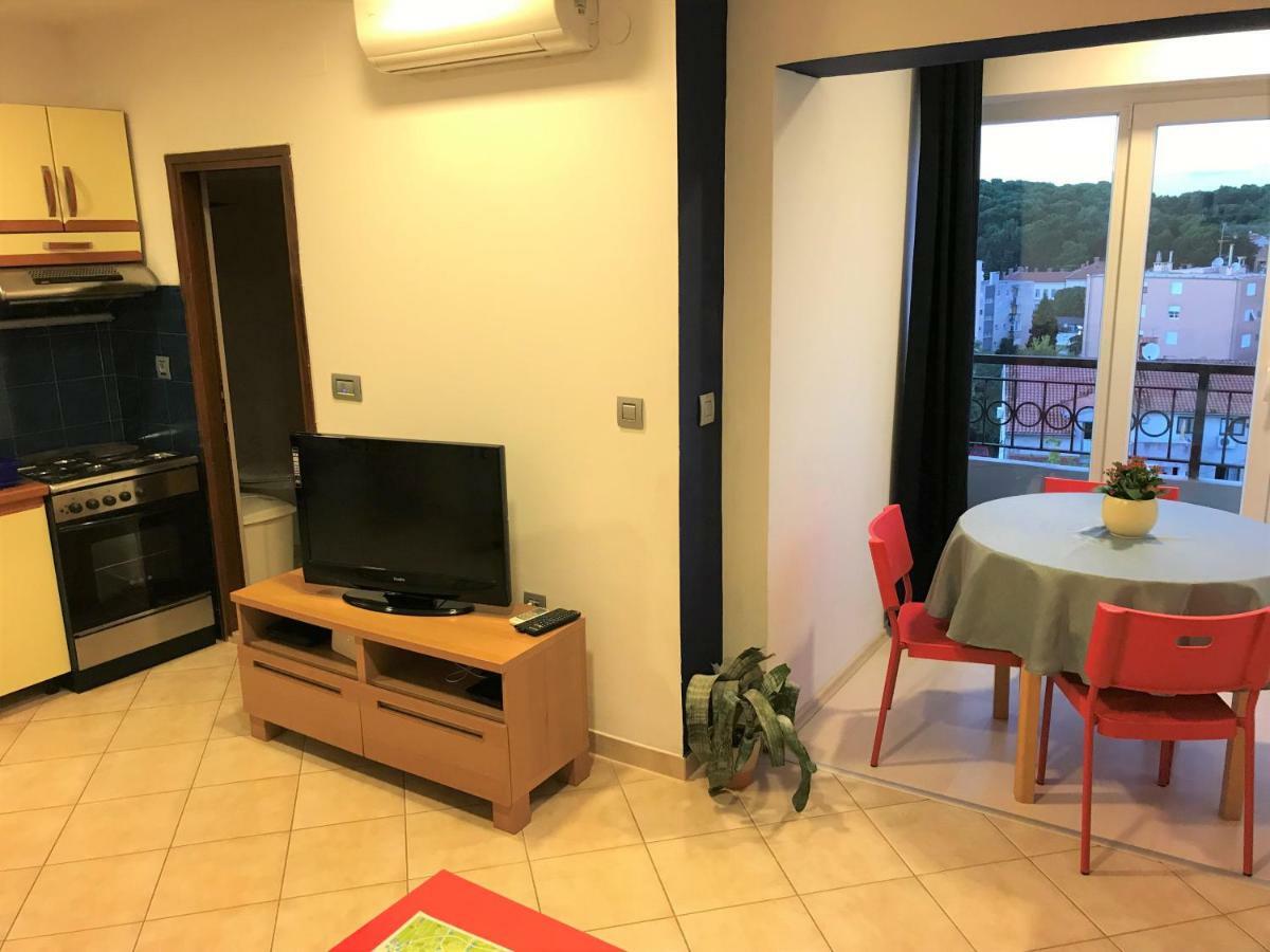 Apartment Pula Center - Near The Central Bus Station ภายนอก รูปภาพ